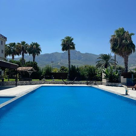 The Horse Farm Hotel Agios Georgios  Exterior foto