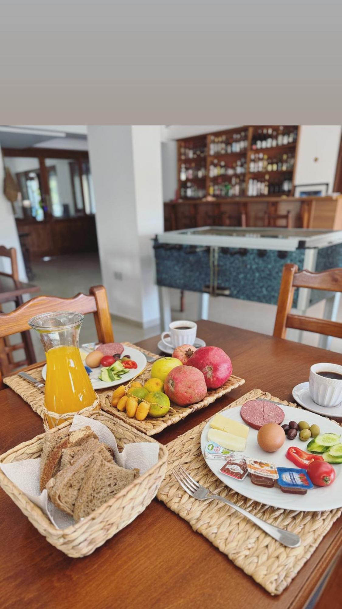 The Horse Farm Hotel Agios Georgios  Exterior foto