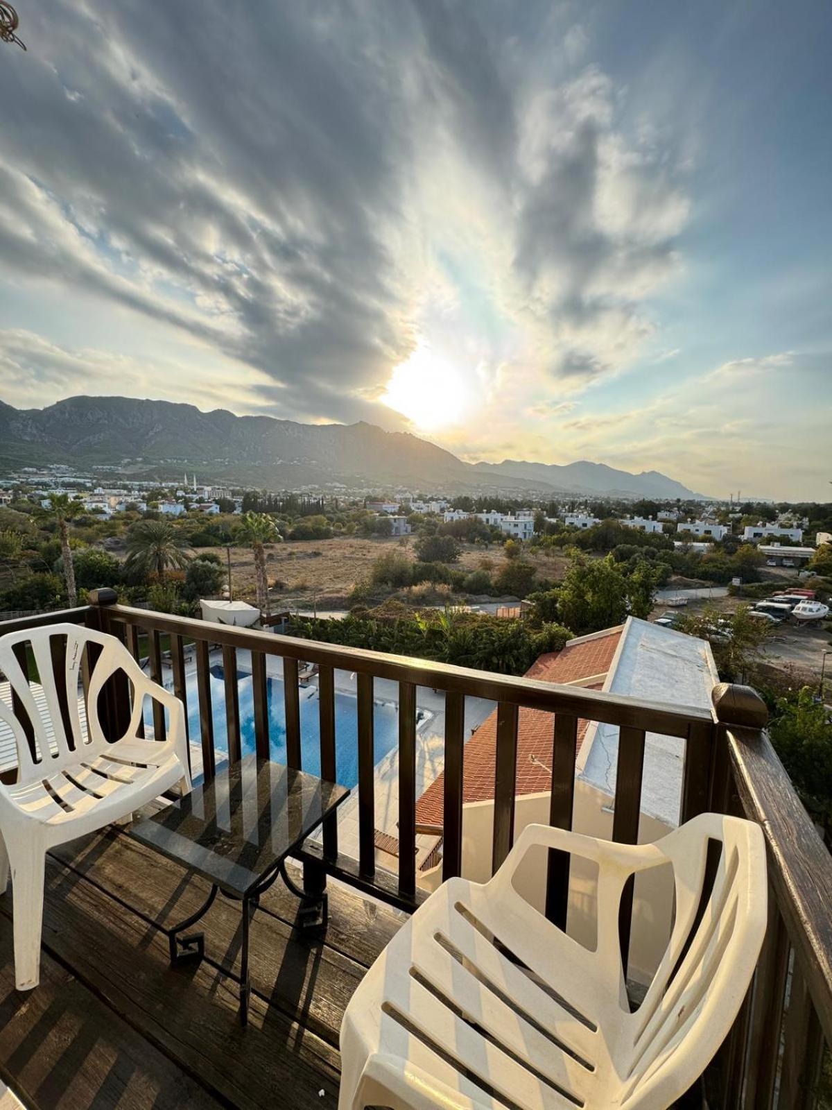 The Horse Farm Hotel Agios Georgios  Exterior foto