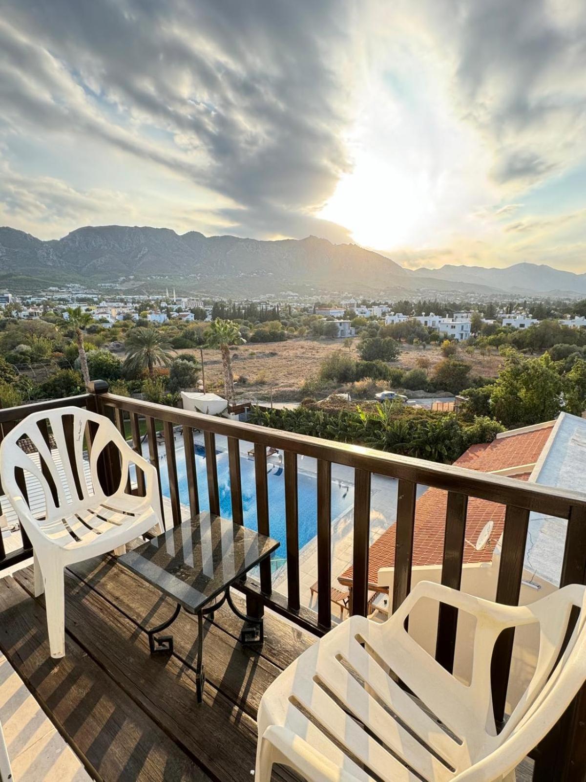 The Horse Farm Hotel Agios Georgios  Exterior foto